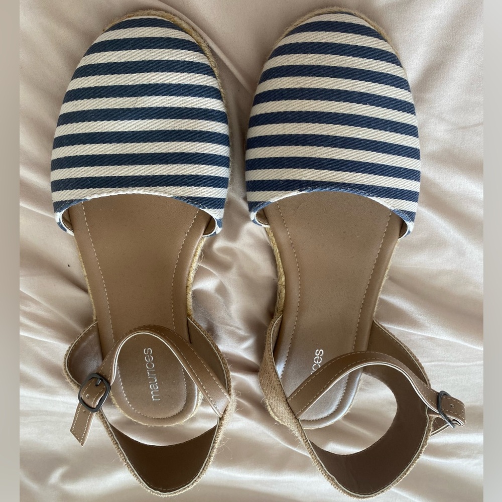 Women’s Sandals - Size 10